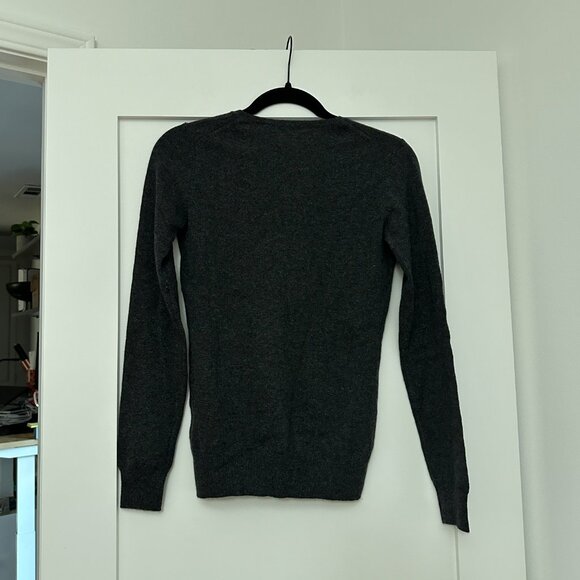 NWT Uniqlo Cashmere 100% V Neck Sweater - Picture 4 of 4